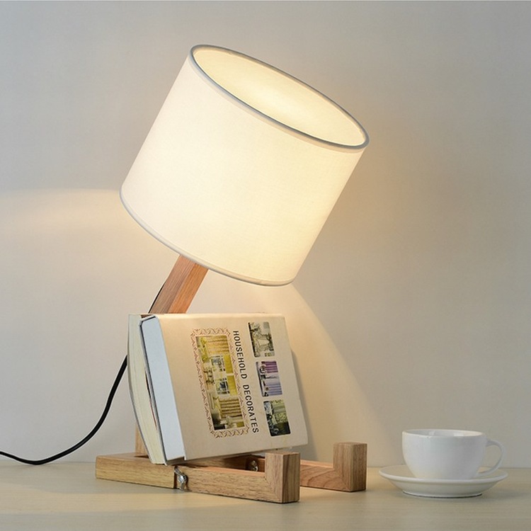 European-style solid wood robot creative lamp Nordic desk lamp American-style bedroom bedside lamp Australian-style cross-border