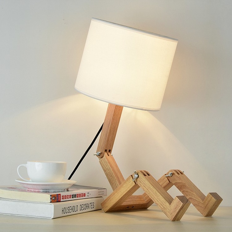 European-style solid wood robot creative lamp Nordic desk lamp American-style bedroom bedside lamp Australian-style cross-border